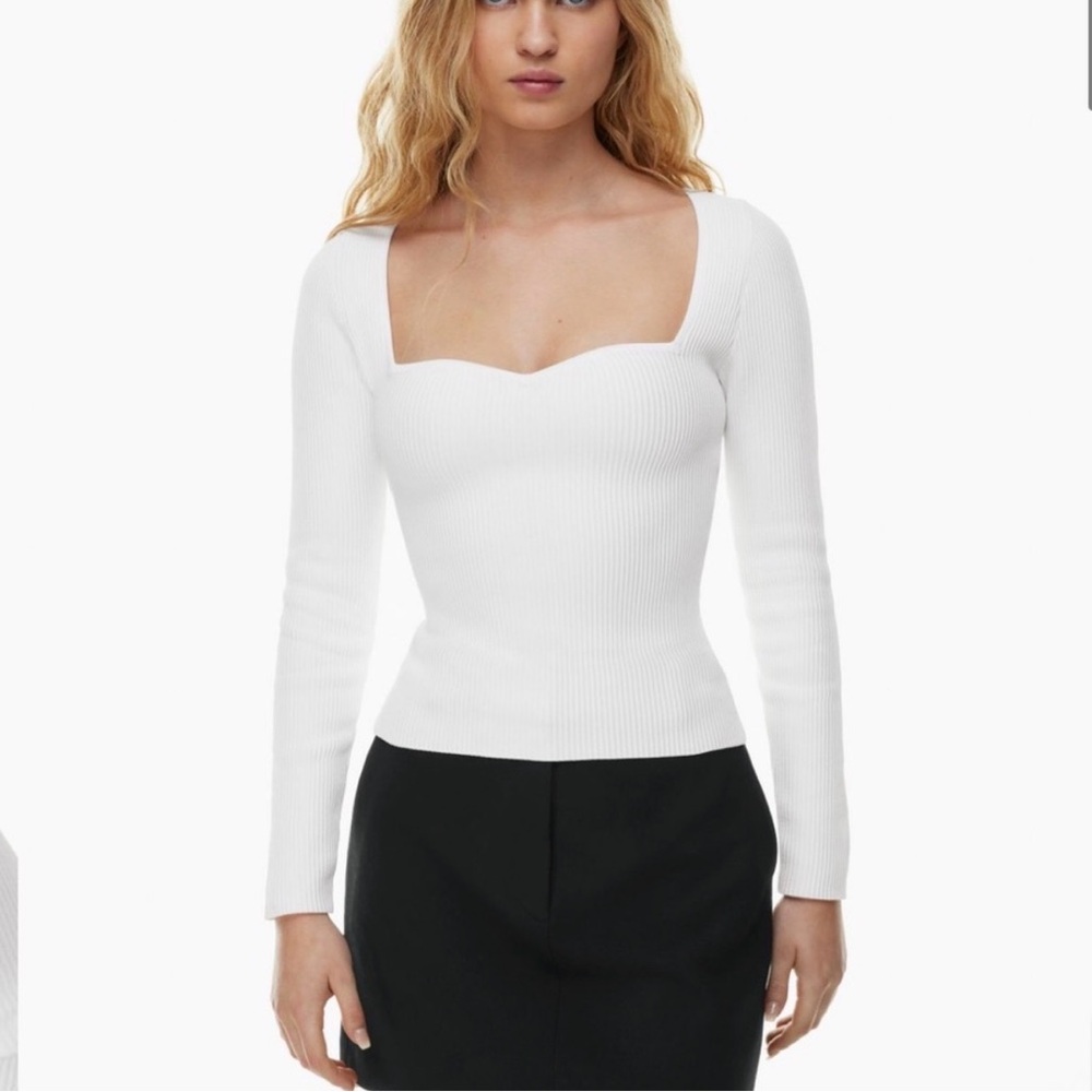 Like New Babaton Sculpt White Ribbed Long Sleeve Top Sweater S Aritzia